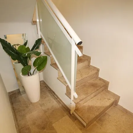Penthouse La Paz 9 - Castle View Apartment *