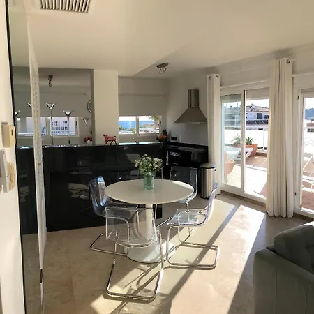 Penthouse La Paz 9 - Castle View Apartment